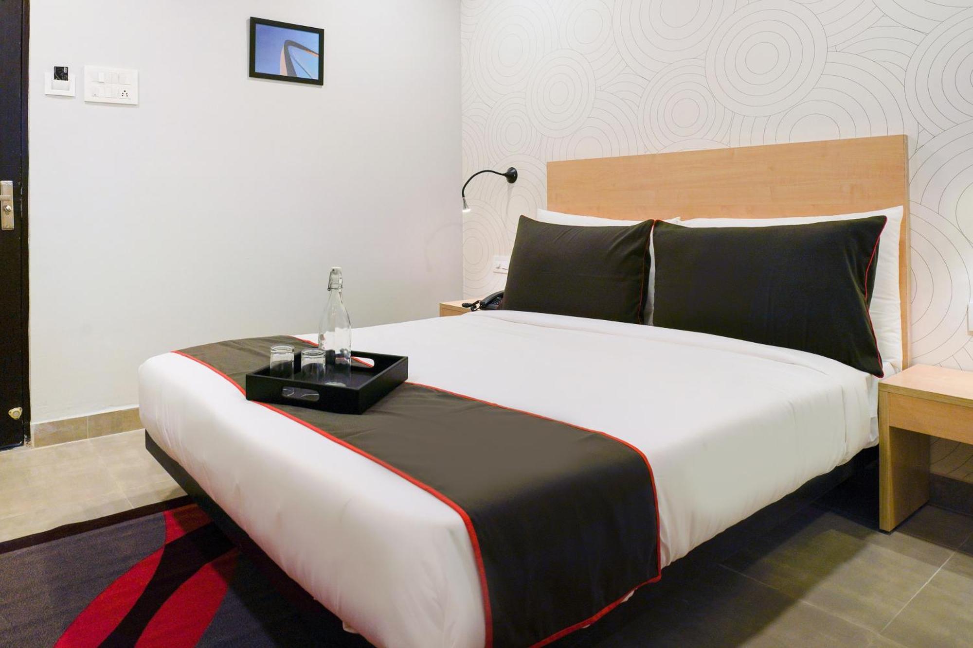 Fabhotel The Cinco Primera - Nr Kbr Park, Banjara Hills Hyderabad Bagian luar foto