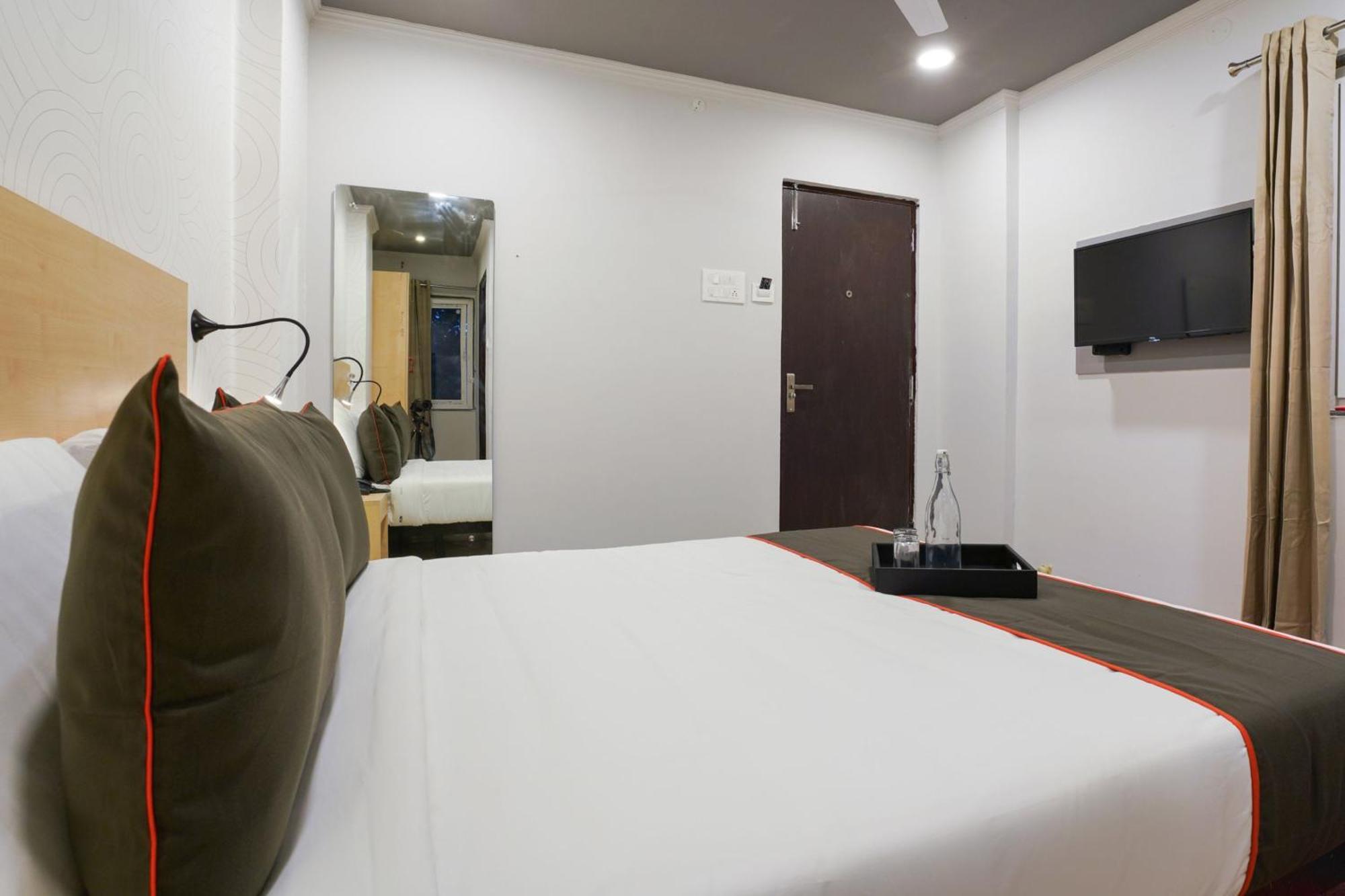 Fabhotel The Cinco Primera - Nr Kbr Park, Banjara Hills Hyderabad Bagian luar foto
