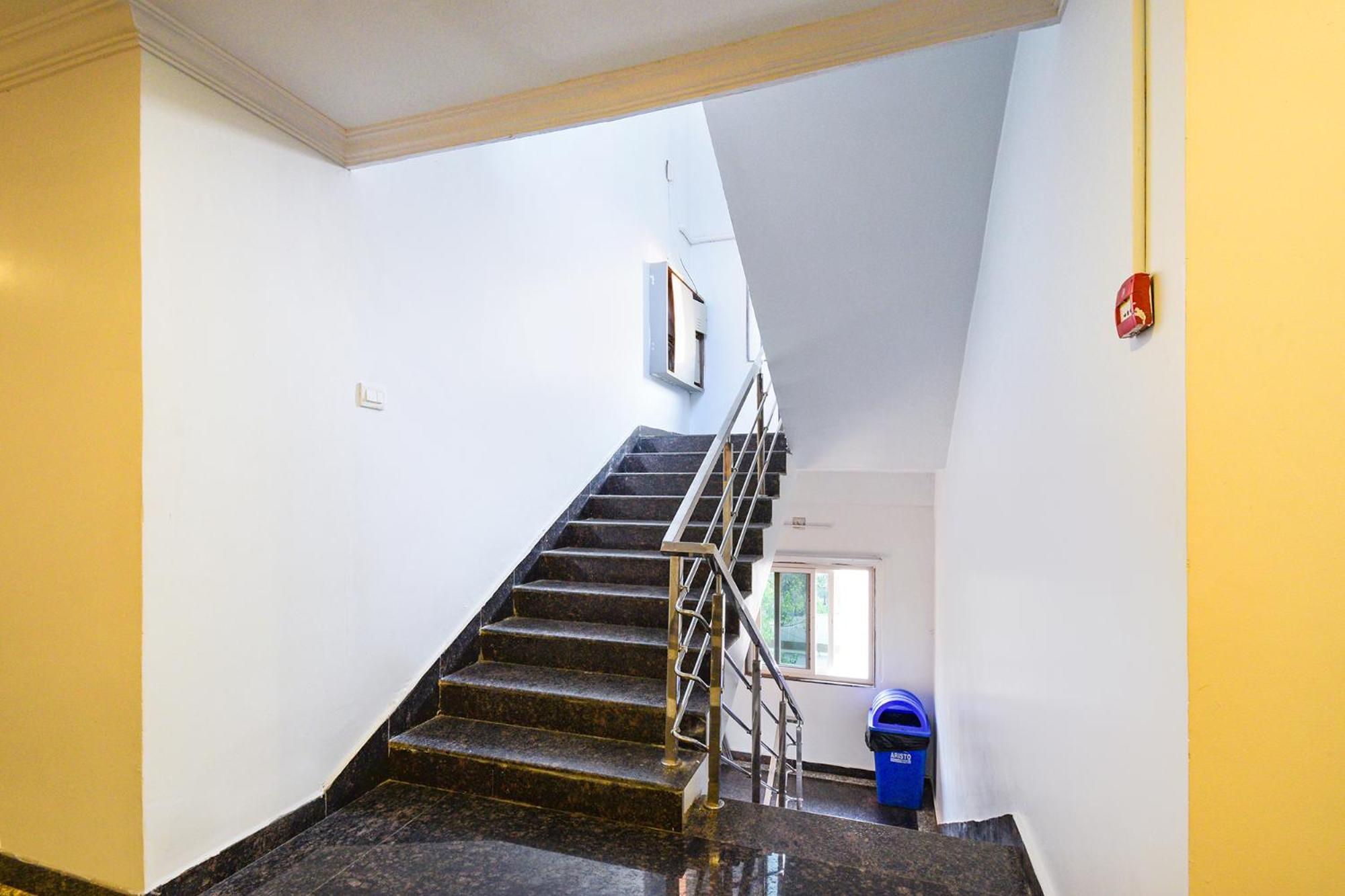 Fabhotel The Cinco Primera - Nr Kbr Park, Banjara Hills Hyderabad Bagian luar foto