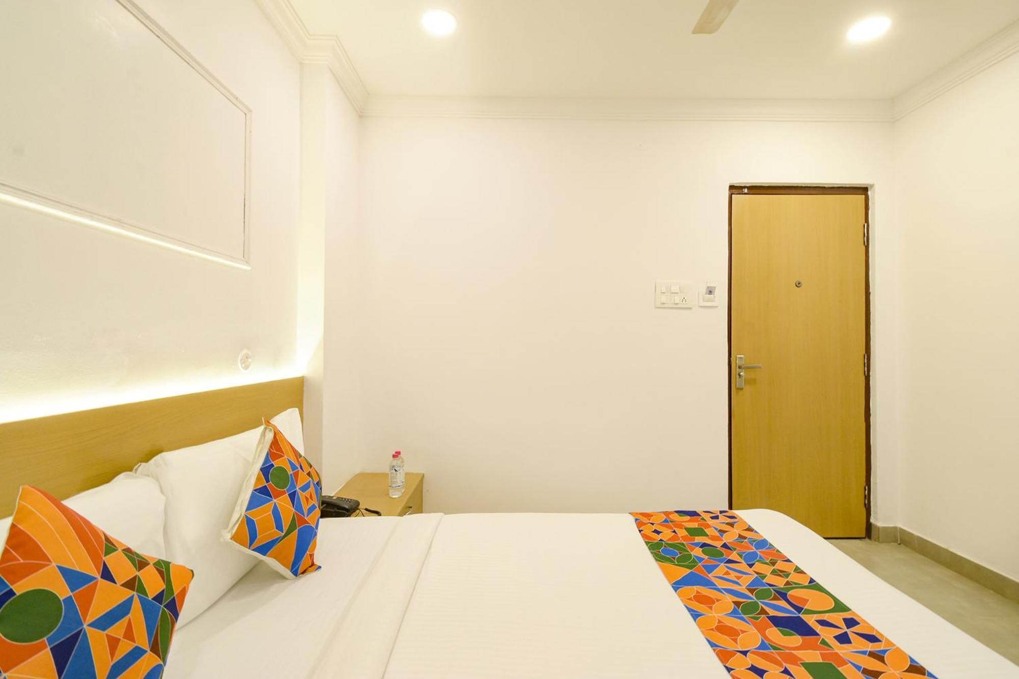 Fabhotel The Cinco Primera - Nr Kbr Park, Banjara Hills Hyderabad Bagian luar foto