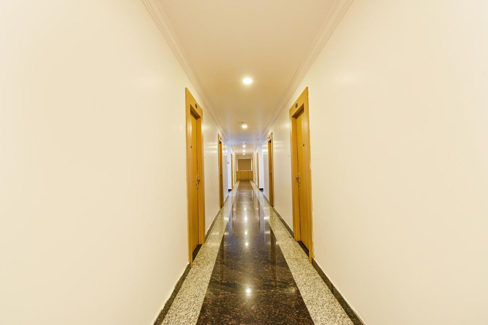 Fabhotel The Cinco Primera - Nr Kbr Park, Banjara Hills Hyderabad Bagian luar foto